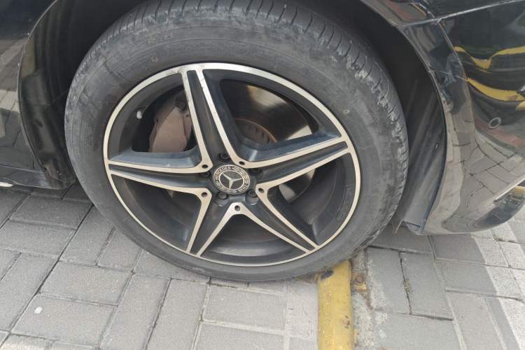 Used Mercedes-Benz E-Class 2020 E 300 L Sport Luxury Edition Right Front Wheel Hub