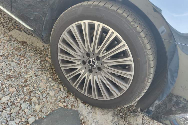 Used Mercedes-Benz E-Class 2020 Restyled E 300 L Exclusive Edition Right Front Wheel Hub