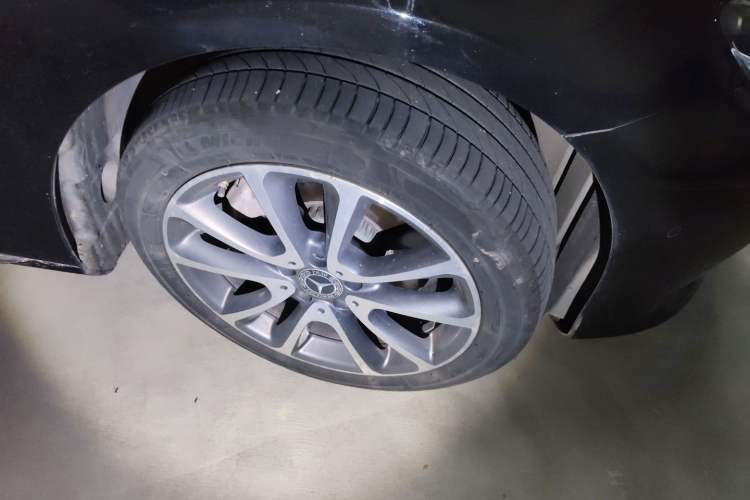 Used Mercedes-Benz E-Class 2020 E 260 L Right Front Wheel Hub