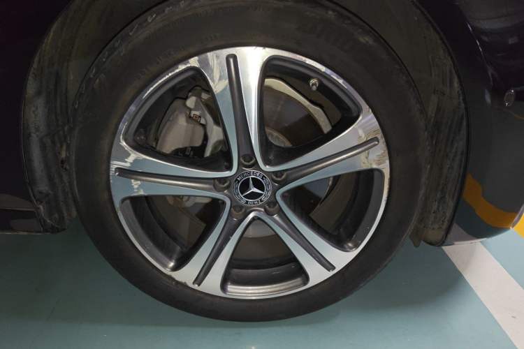 Used Mercedes-Benz E-Class 2020 Facelift E 260 L Sport Edition Right Front Wheel Hub