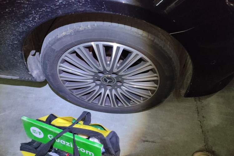 Used Mercedes-Benz E-Class 2020 Restyled E 300 L Exclusive Edition Right Front Wheel Hub