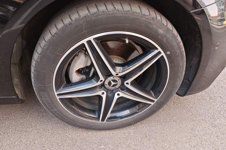 Used Mercedes-Benz E-Class 2020 E 260 Sport Edition 4MATIC Right Front Wheel Hub