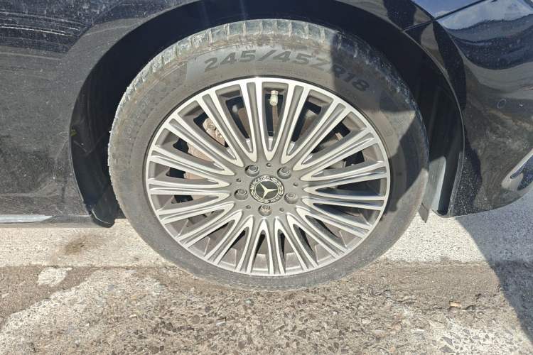 Used Mercedes-Benz E-Class 2020 Restyled E 300 L Exclusive Edition Right Front Wheel Hub