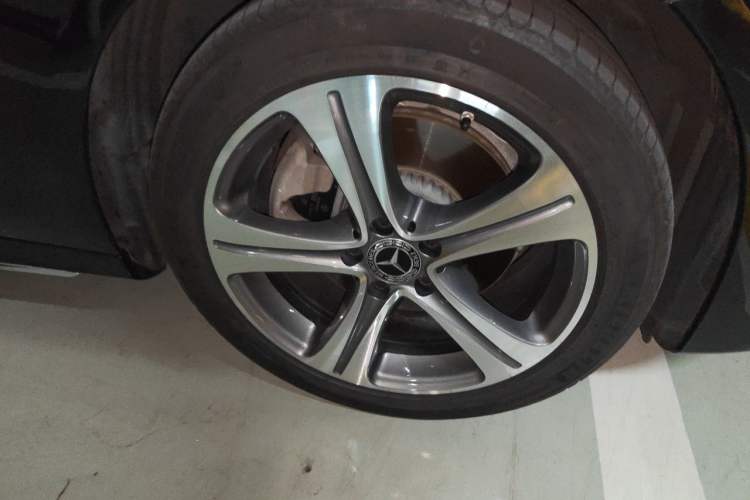 Used Mercedes-Benz E-Class 2020 Facelift E 260 L Sport Edition Right Front Wheel Hub