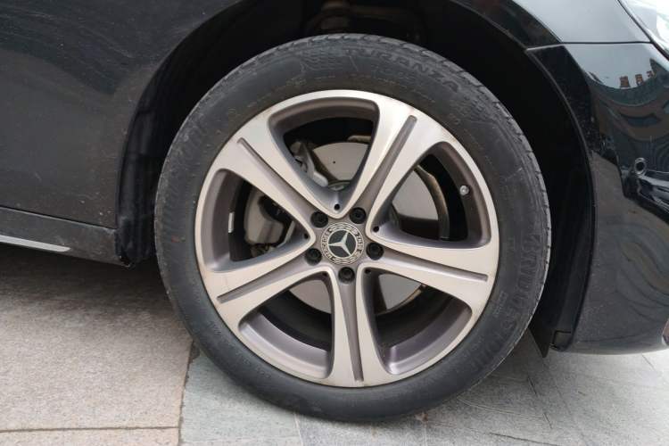 Used Mercedes-Benz E-Class 2020 Facelift E 260 L Sport Edition Right Front Wheel Hub
