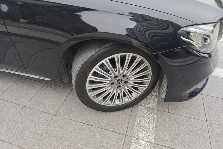 Used Mercedes-Benz E-Class 2020 E 300 L Luxury Model Right Front Wheel Hub