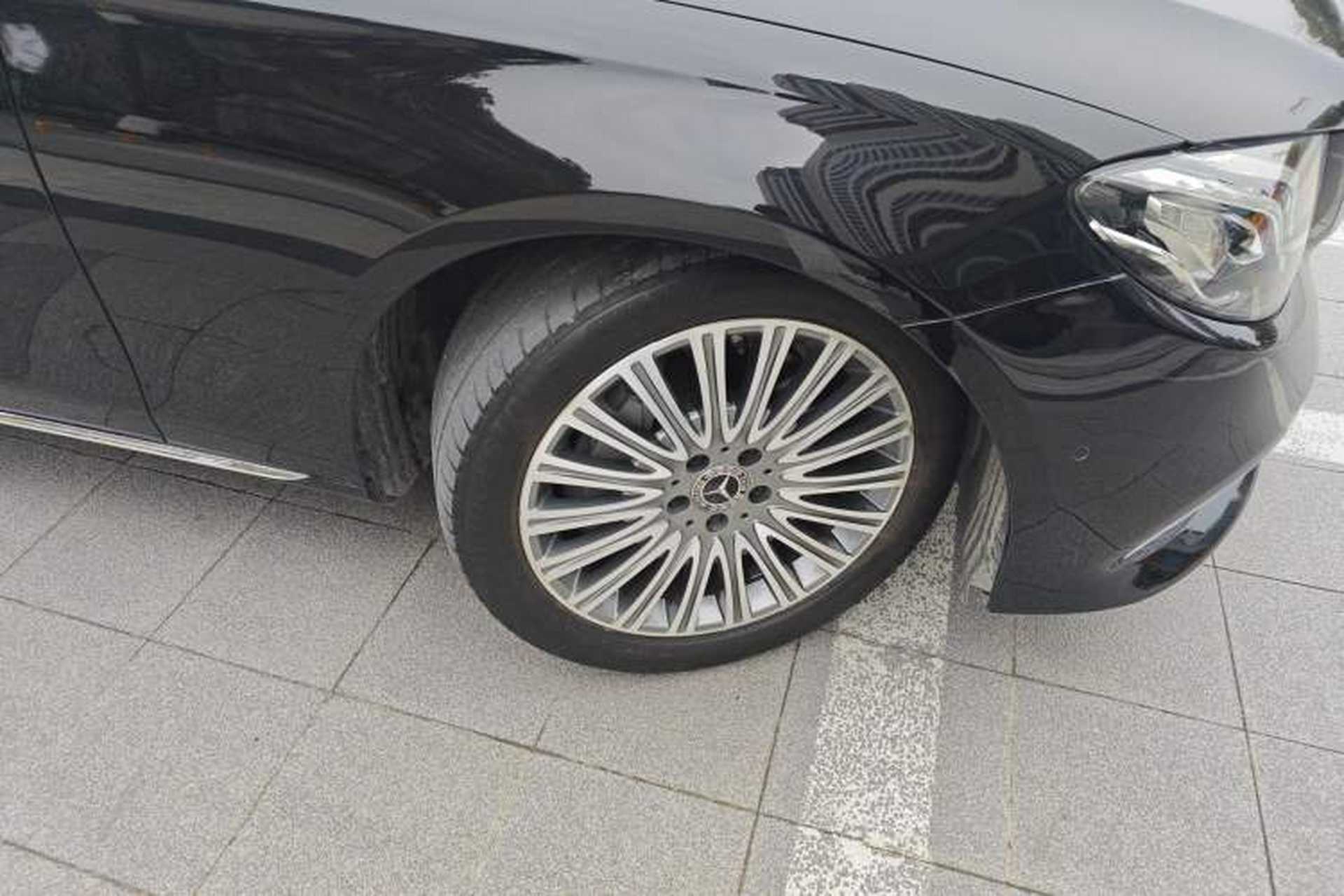 Used Mercedes-Benz E-Class 2020 E 300 L Luxury Model Right Front Wheel Hub