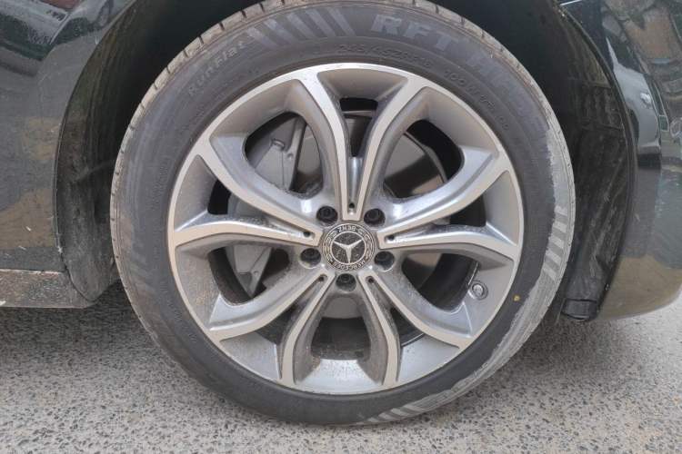 Used Mercedes-Benz E-Class 2020 E 300 L Sport Luxury Edition Right Front Wheel Hub