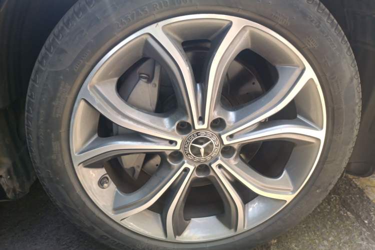 Used Mercedes-Benz E-Class 2020 E 300 L Sport Luxury Edition Right Front Wheel Hub