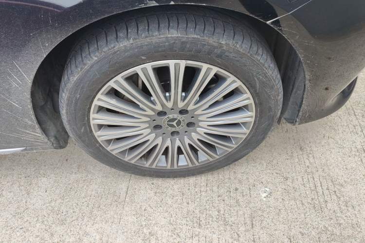 Used Mercedes-Benz E-Class 2020 Restyled E 300 L Exclusive Edition Right Front Wheel Hub