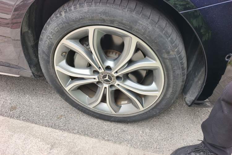 Used Mercedes-Benz E-Class 2020 E 300 L Sporty and Stylish Model Right Front Wheel Hub