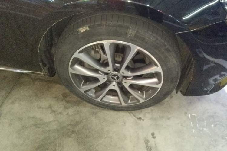 Used Mercedes-Benz E-Class 2020 E 260 L Right Front Wheel Hub