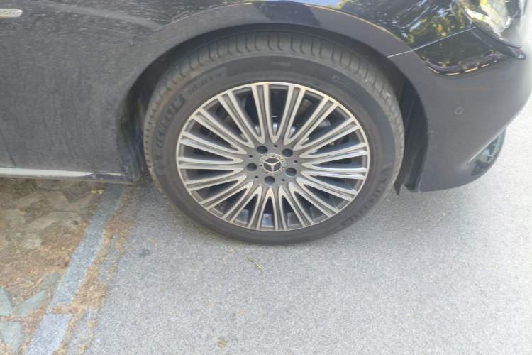 Used Mercedes-Benz E-Class 2020 Facelift E 300 L Stylish Edition Right Front Wheel Hub
