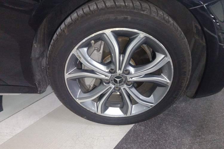 Used Mercedes-Benz E-Class 2020 E 300 L Sporty and Stylish Model Right Front Wheel Hub