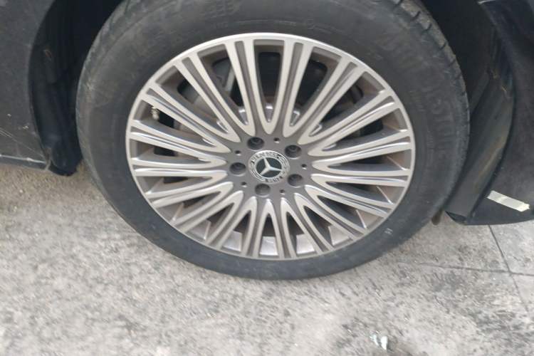 Used Mercedes-Benz E-Class 2020 E 300 L Stylish Model Right Front Wheel Hub