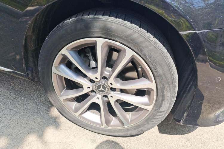 Used Mercedes-Benz E-Class 2020 E 260 L Right Front Wheel Hub