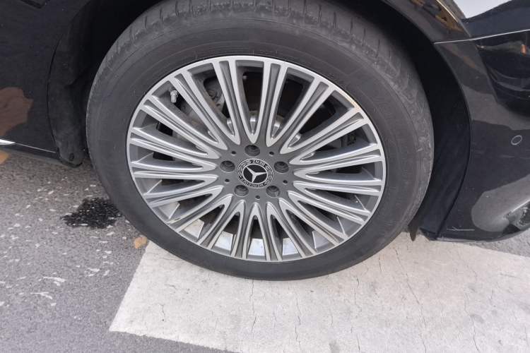 Used Mercedes-Benz E-Class 2020 E 300 L Stylish Model Right Front Wheel Hub