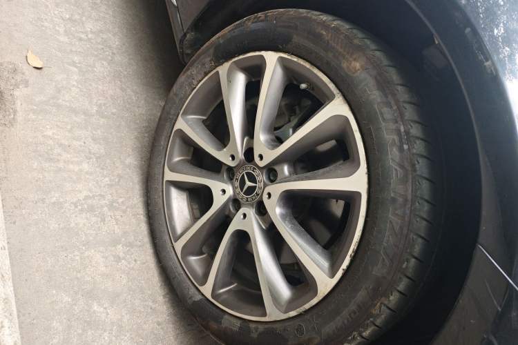 Used Mercedes-Benz E-Class 2020 E 260 L Right Front Wheel Hub
