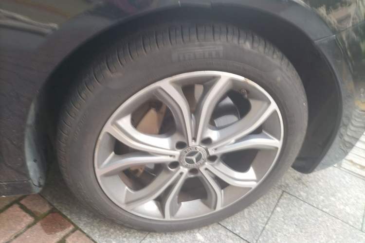 Used Mercedes-Benz E-Class 2020 E 300 L Sporty and Stylish Model Right Front Wheel Hub