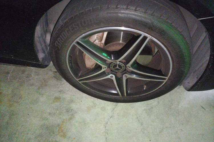 Used Mercedes-Benz E-Class 2020 E 300 L Sport Luxury Edition Right Front Wheel Hub