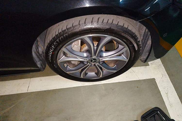 Used Mercedes-Benz E-Class 2020 E 300 L Sport Luxury Edition Right Front Wheel Hub