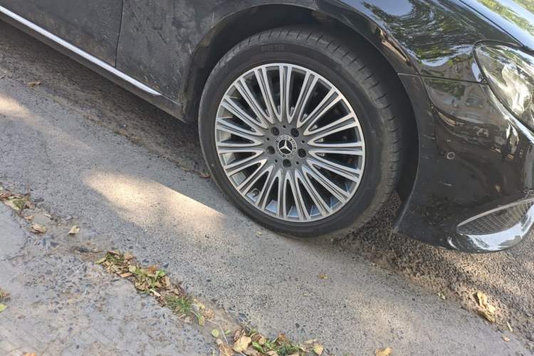 Used Mercedes-Benz E-Class 2020 E 300 L Stylish Model Right Front Wheel Hub