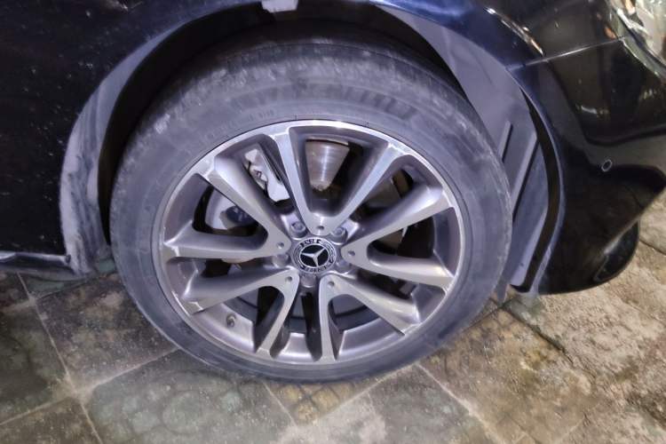 Used Mercedes-Benz E-Class 2020 E 260 L Right Front Wheel Hub