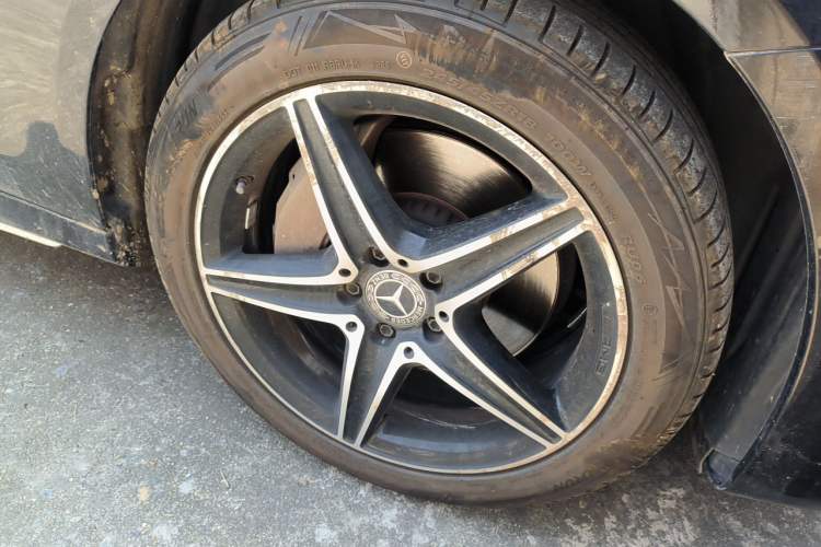 Used Mercedes-Benz E-Class 2020 Restyled E 300 L Sport Exclusive Edition Right Front Wheel Hub