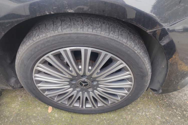 Used Mercedes-Benz E-Class 2020 E 300 L Stylish Model Right Front Wheel Hub