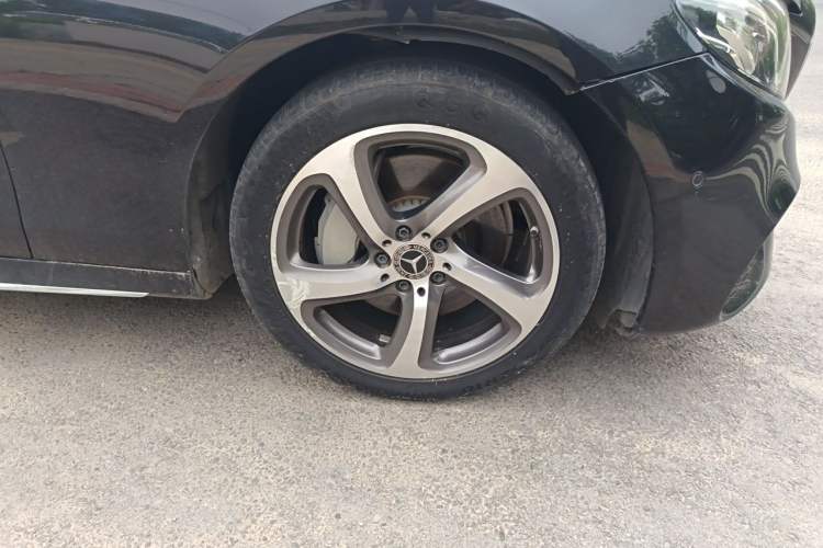 Used Mercedes-Benz E-Class 2020 E 300 L Sport Luxury Edition Right Front Wheel Hub