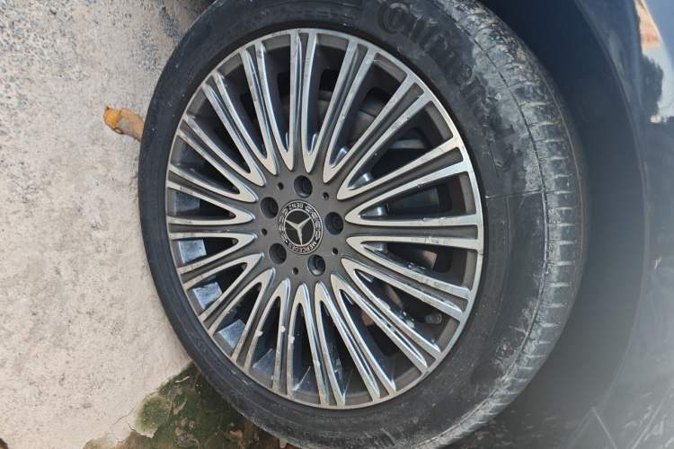 Used Mercedes-Benz E-Class 2020 E 300 L Luxury Model Right Front Wheel Hub