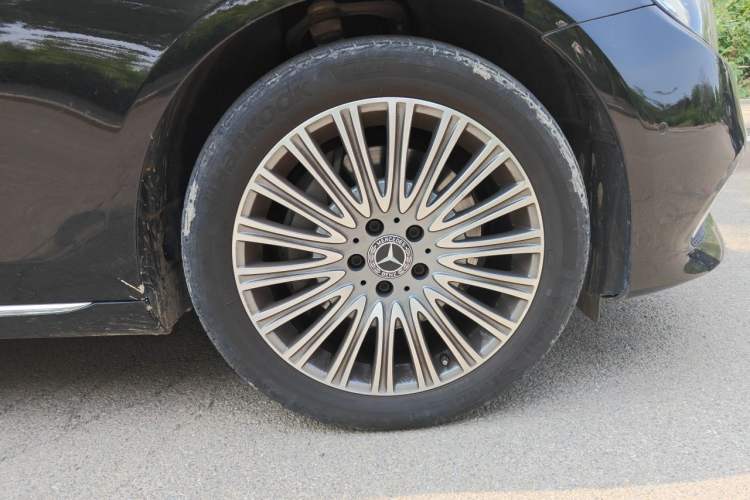 Used Mercedes-Benz E-Class 2020 Facelift E 300 L Stylish Edition Right Front Wheel Hub