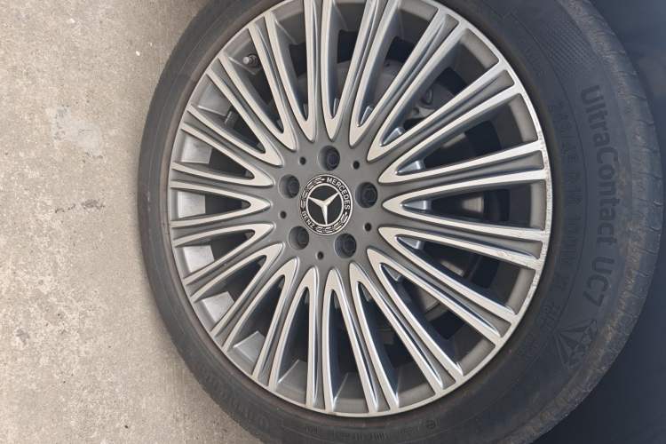 Used Mercedes-Benz E-Class 2020 Facelift E 300 L Stylish Edition Right Front Wheel Hub