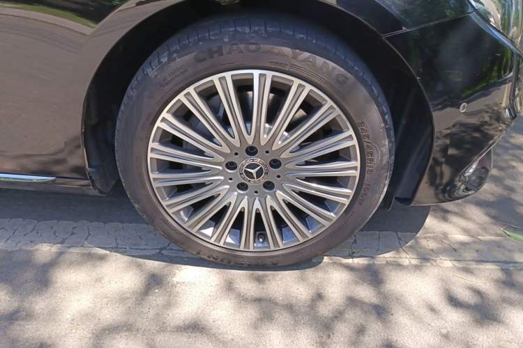 Used Mercedes-Benz E-Class 2020 Facelift E 300 L Stylish Edition Right Front Wheel Hub