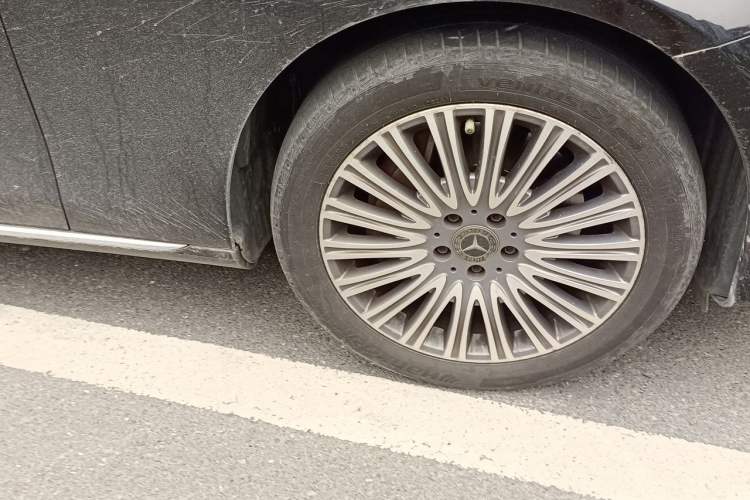 Used Mercedes-Benz E-Class 2020 Facelift E 300 L Stylish Edition Right Front Wheel Hub