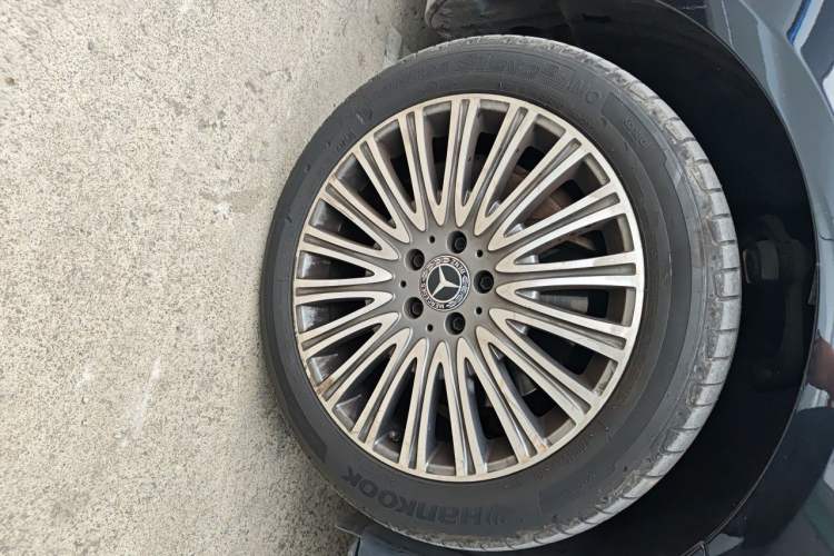 Used Mercedes-Benz E-Class 2020 Restyled E 300 L Exclusive Edition Right Front Wheel Hub