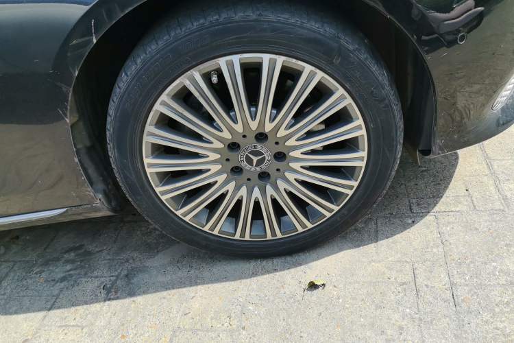 Used Mercedes-Benz E-Class 2020 Facelift E 300 L Stylish Edition Right Front Wheel Hub