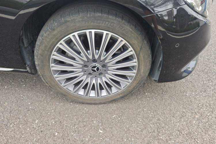 Used Mercedes-Benz E-Class 2020 E 300 L Luxury Model Right Front Wheel Hub