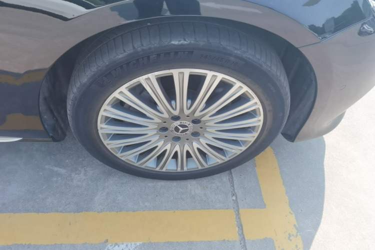 Used Mercedes-Benz E-Class 2020 E 300 L Stylish Model Right Front Wheel Hub