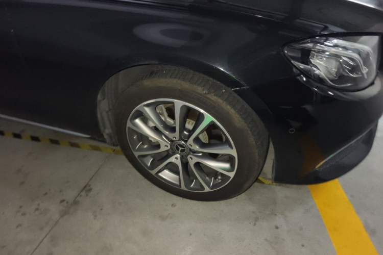 Used Mercedes-Benz E-Class 2020 E 260 L Right Front Wheel Hub