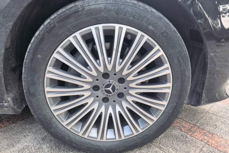 Used Mercedes-Benz E-Class 2020 E 300 L Stylish Model Right Front Wheel Hub