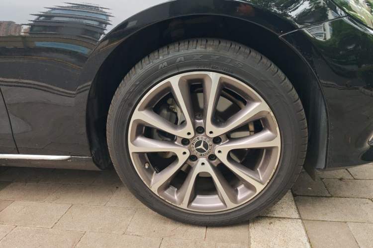 Used Mercedes-Benz E-Class 2020 Facelift E 260 L Right Front Wheel Hub