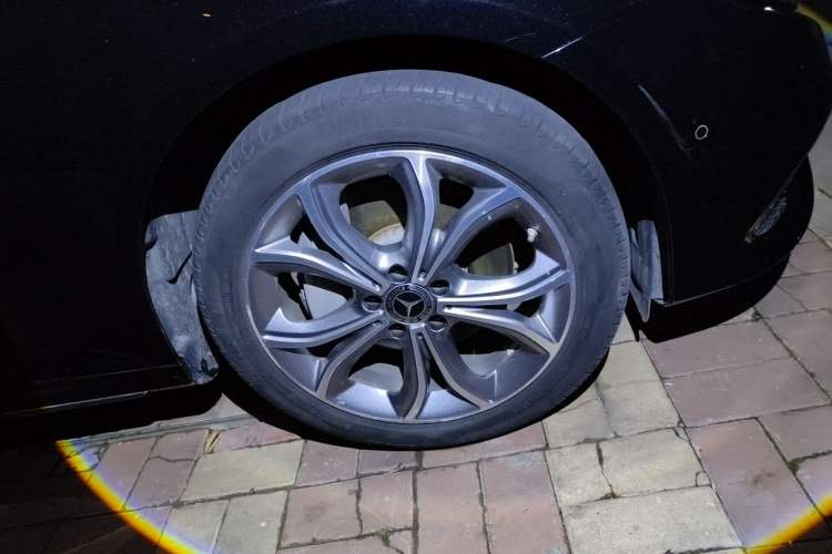 Used Mercedes-Benz E-Class 2020 E 300 L Sport Luxury Edition Right Front Wheel Hub