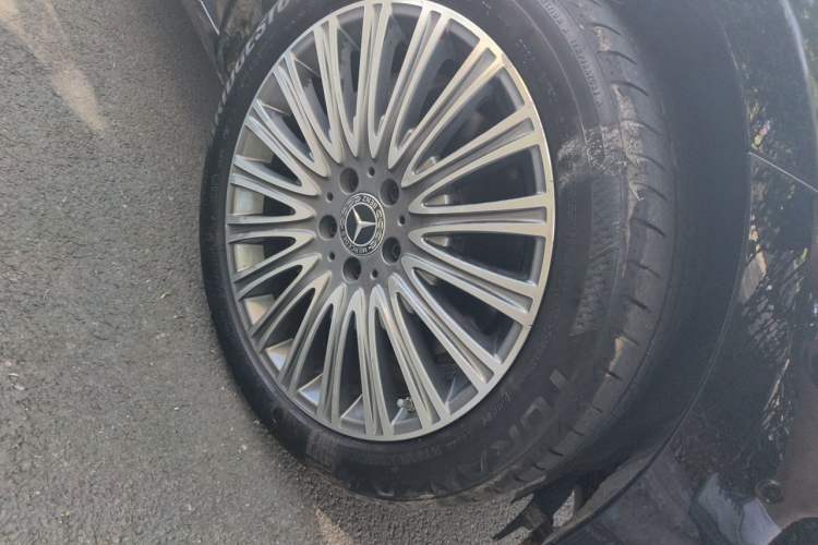 Used Mercedes-Benz E-Class 2020 E 300 L Luxury Model Right Front Wheel Hub