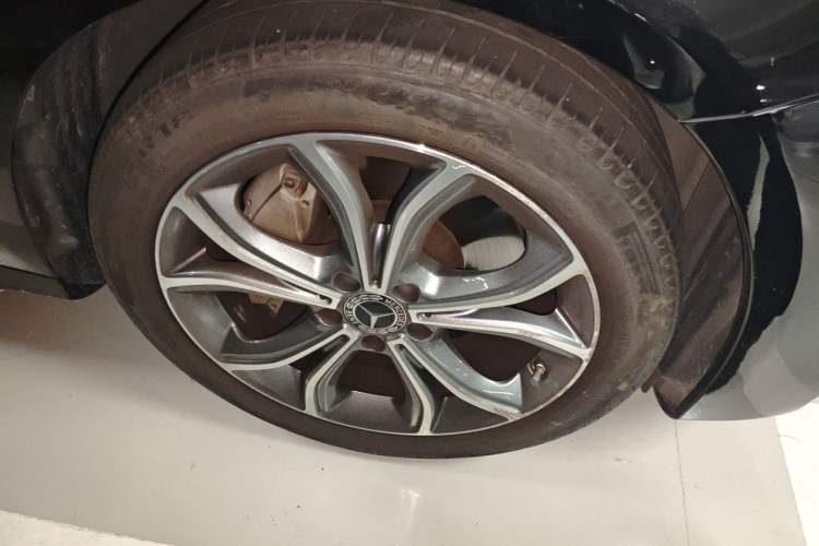 Used Mercedes-Benz E-Class 2020 E 300 L Sporty and Stylish Model Right Front Wheel Hub