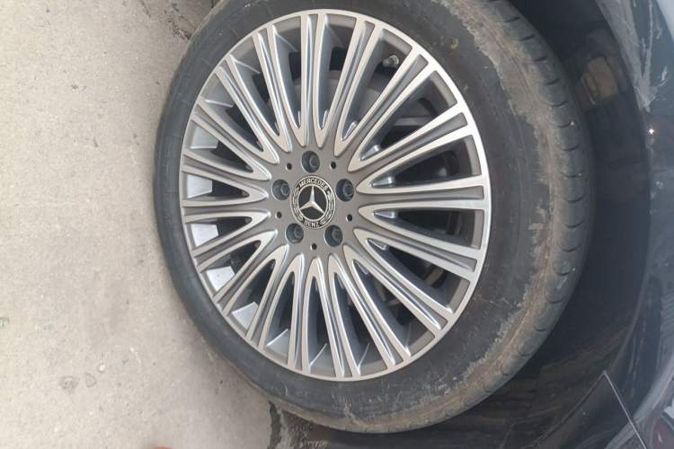 Used Mercedes-Benz E-Class 2020 E 300 L Luxury Model Right Front Wheel Hub