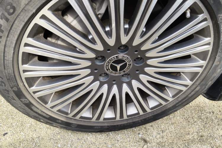 Used Mercedes-Benz E-Class 2020 E 300 L Luxury Model Right Front Wheel Hub