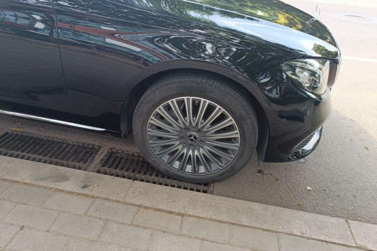Used Mercedes-Benz E-Class 2020 Facelift E 300 L Stylish Edition Right Front Wheel Hub