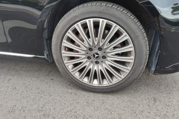 Used Mercedes-Benz E-Class 2020 Facelift E 300 L Stylish Edition Right Front Wheel Hub