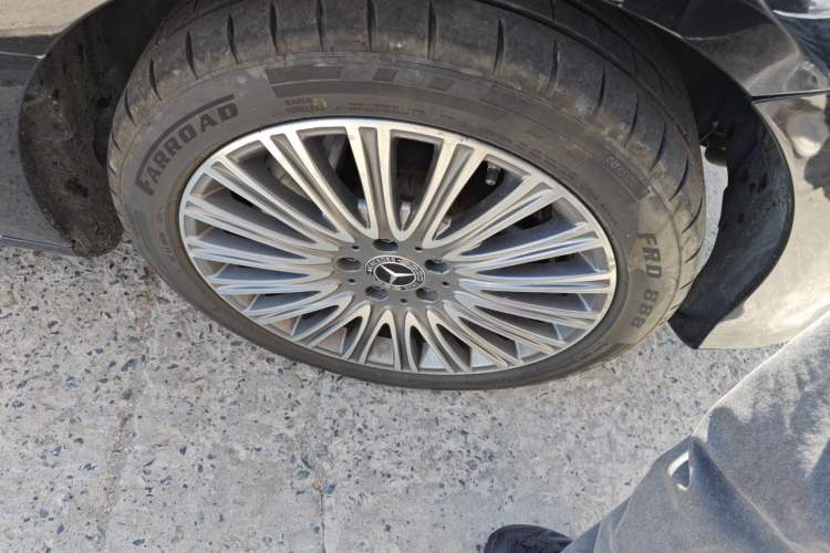 Used Mercedes-Benz E-Class 2020 E 300 L Stylish Model Right Front Wheel Hub
